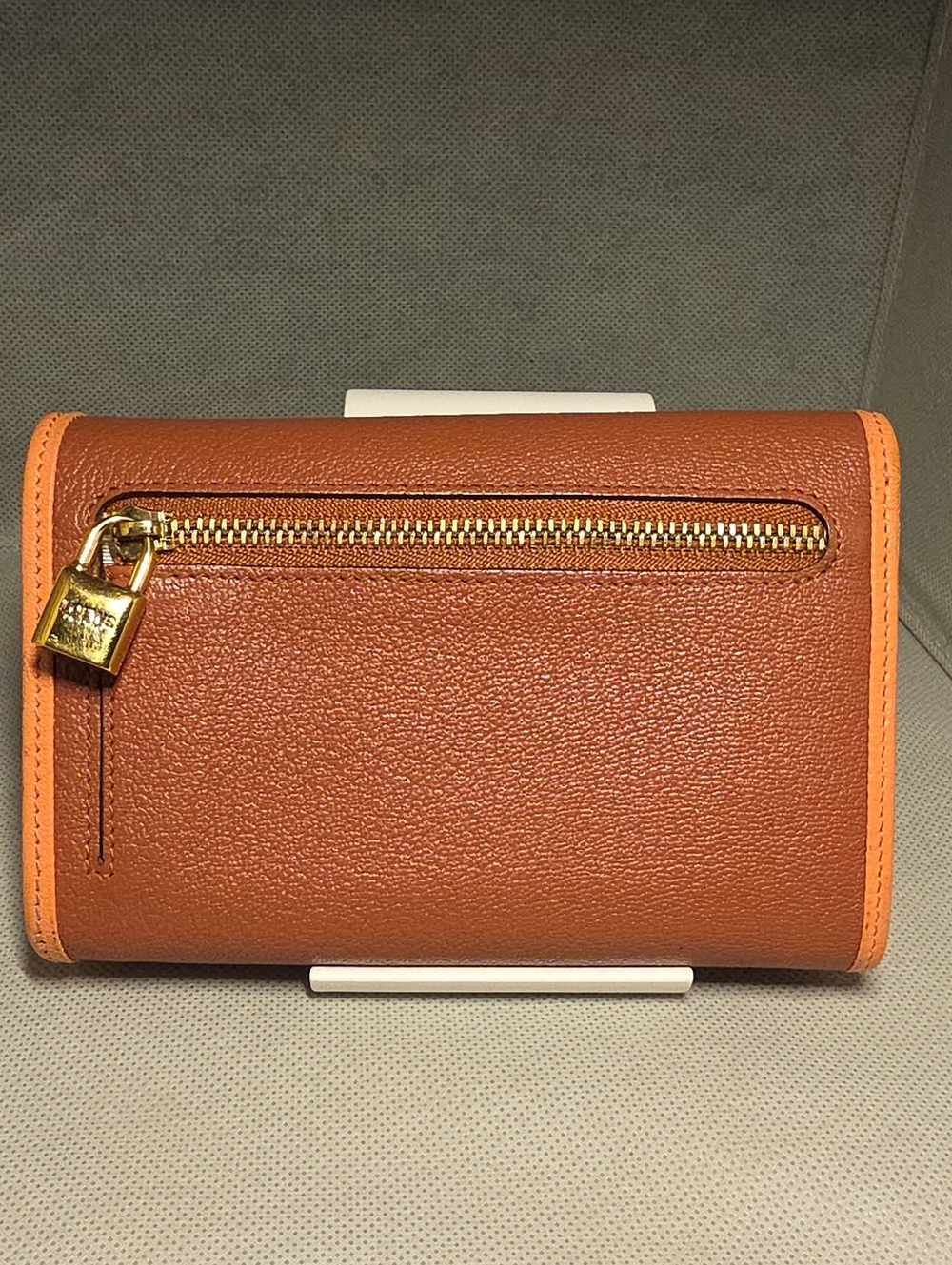Loewe Two-Tonel Leather BifoldWallet - Picture 5 of 11